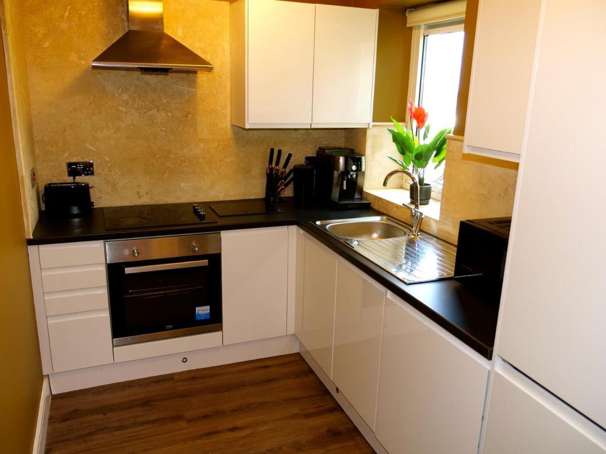 Ultra Deluxe Versace Apartment Near Sheffield Full Sky Tv ロザーハム エクステリア 写真