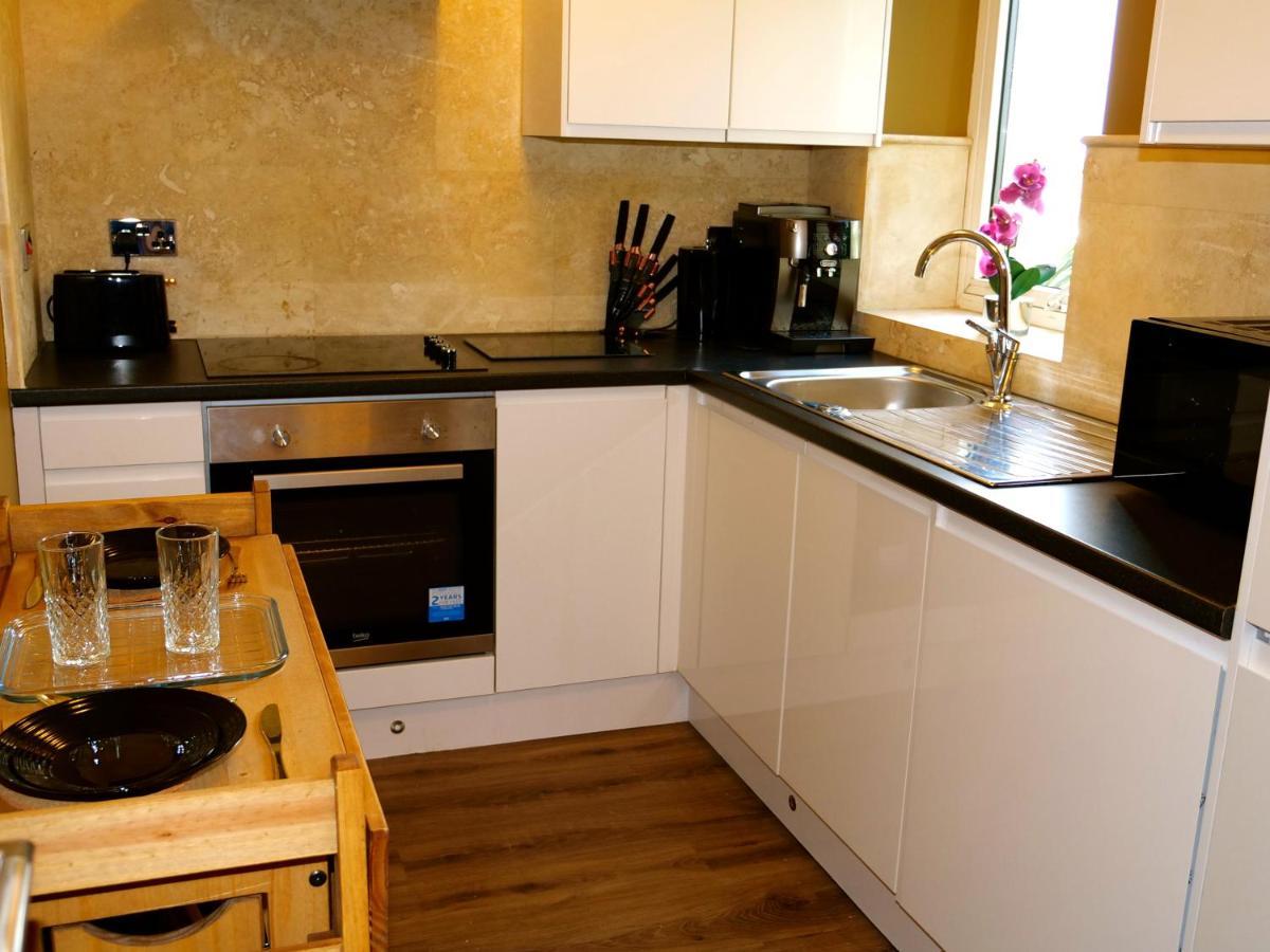 Ultra Deluxe Versace Apartment Near Sheffield Full Sky Tv ロザーハム エクステリア 写真